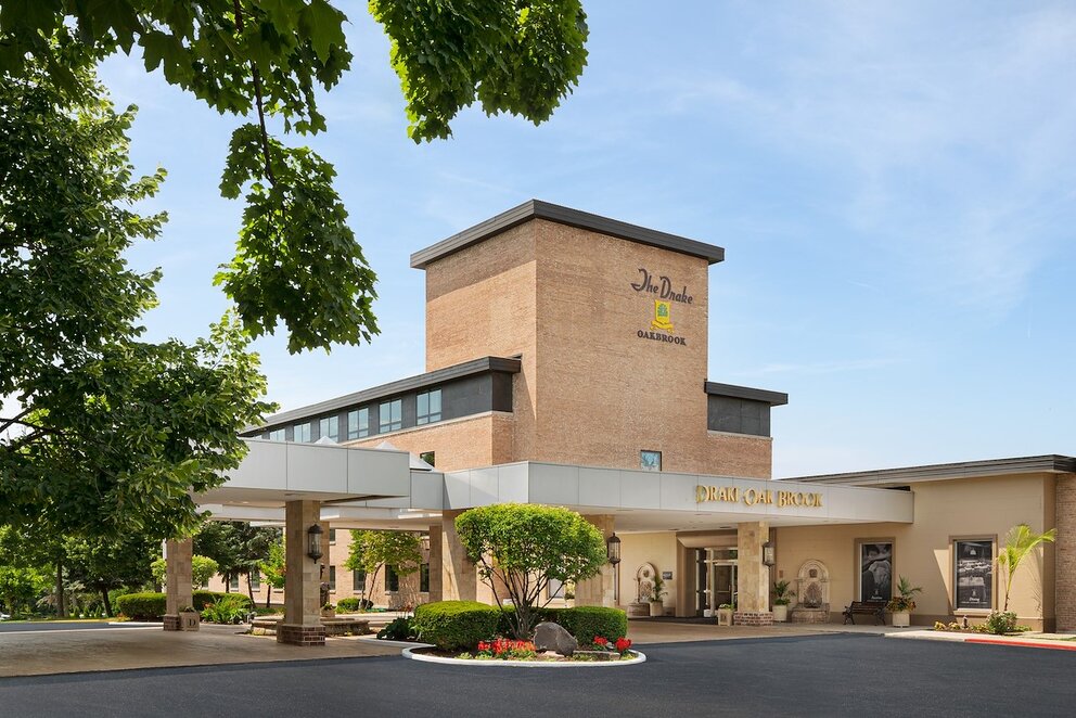Exterior of The Drake Oak Brook, Autograph Collection