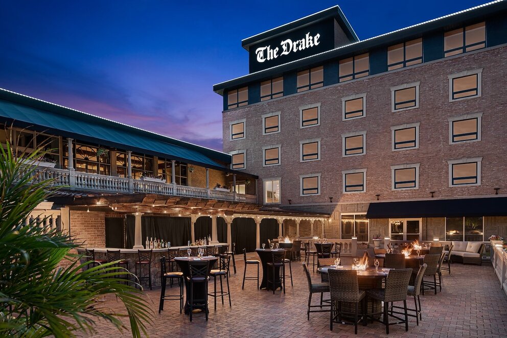 Exterior patio and bar of our Oak Brook hotel