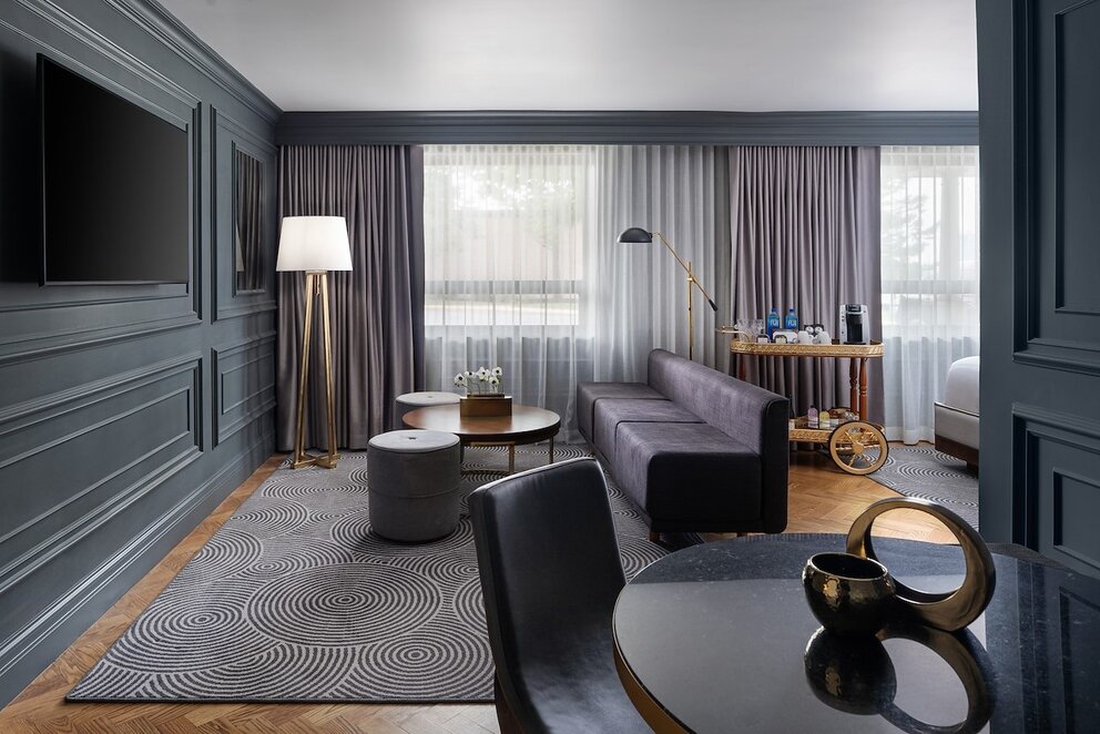 Premium Junior Suite Living Room