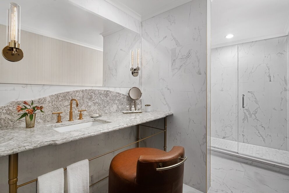 Premium King Suite Bathroom