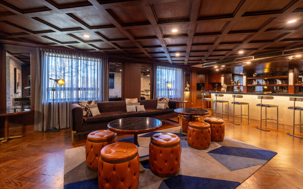 Sinatra Suite Lounge Area