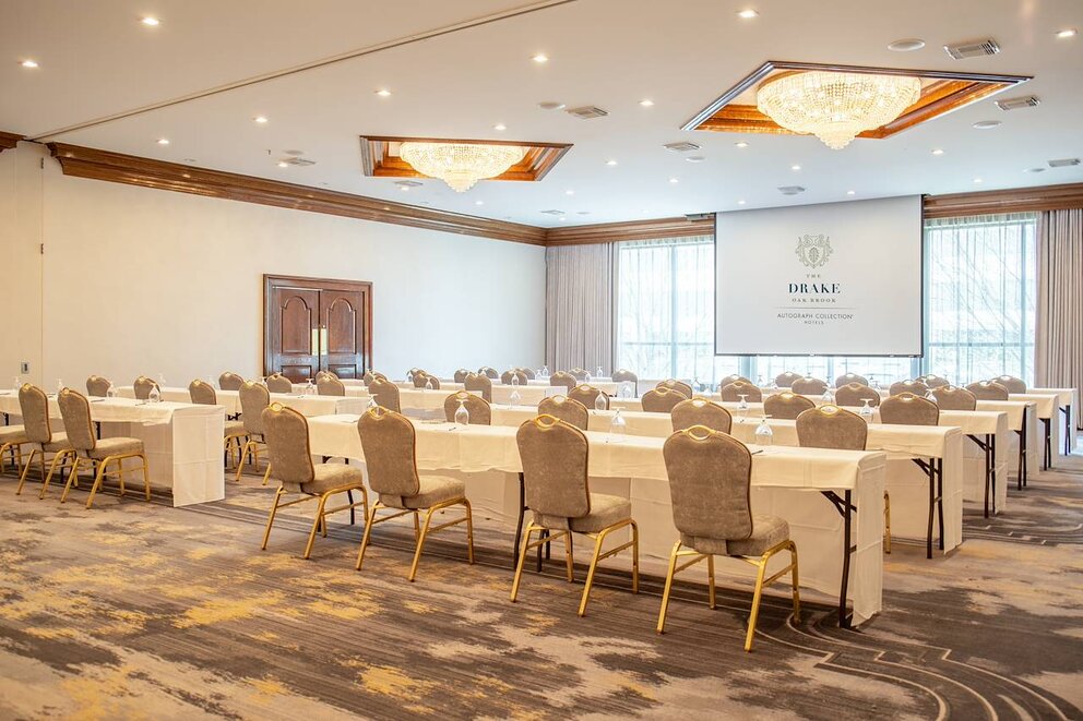 Drake Meeting Room at our Oak Brook hotel near Chicago